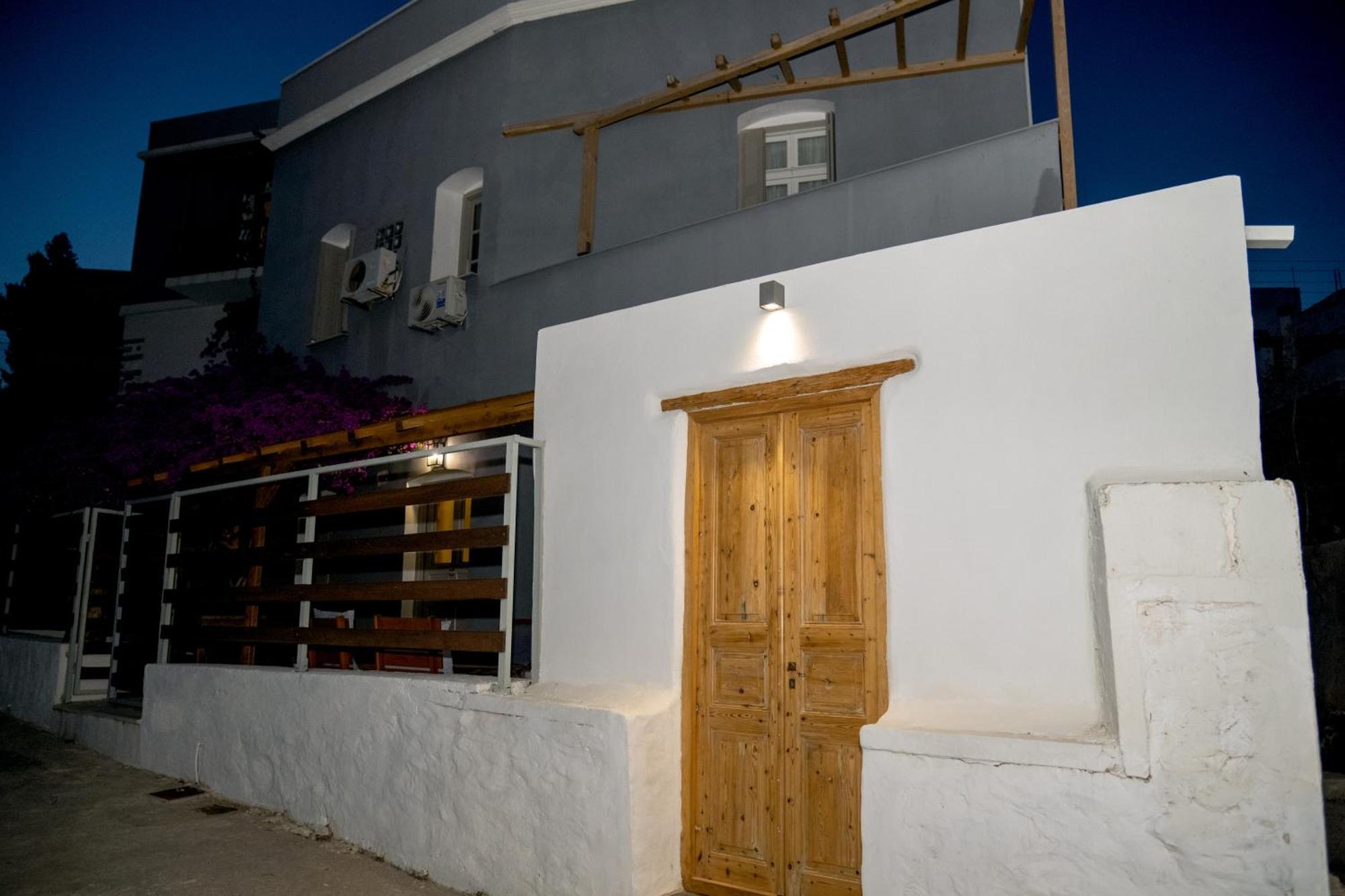 Axilleion Boutique Hotel Ermoupoli Ngoại thất bức ảnh