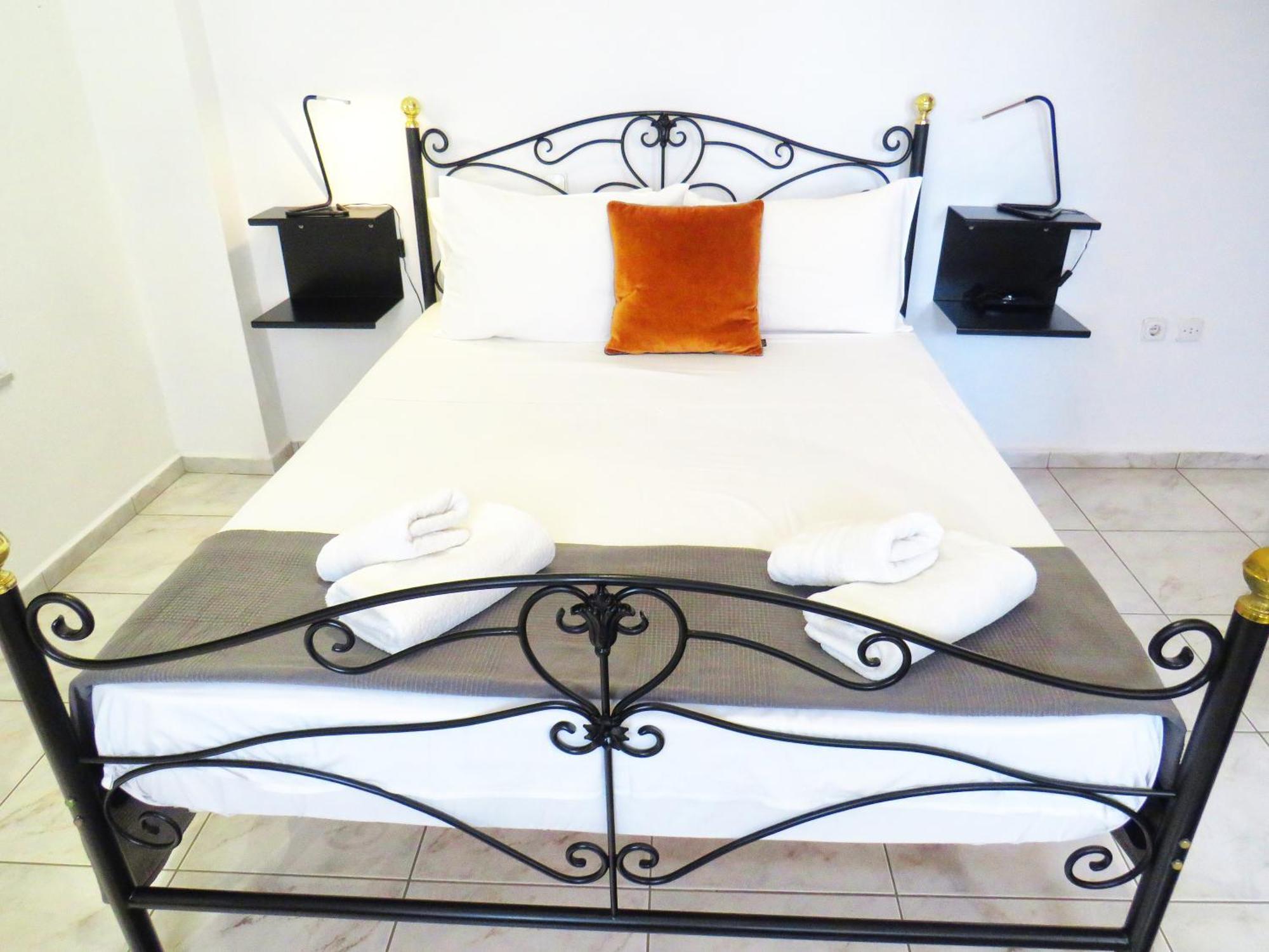 Axilleion Boutique Hotel Ermoupoli Ngoại thất bức ảnh