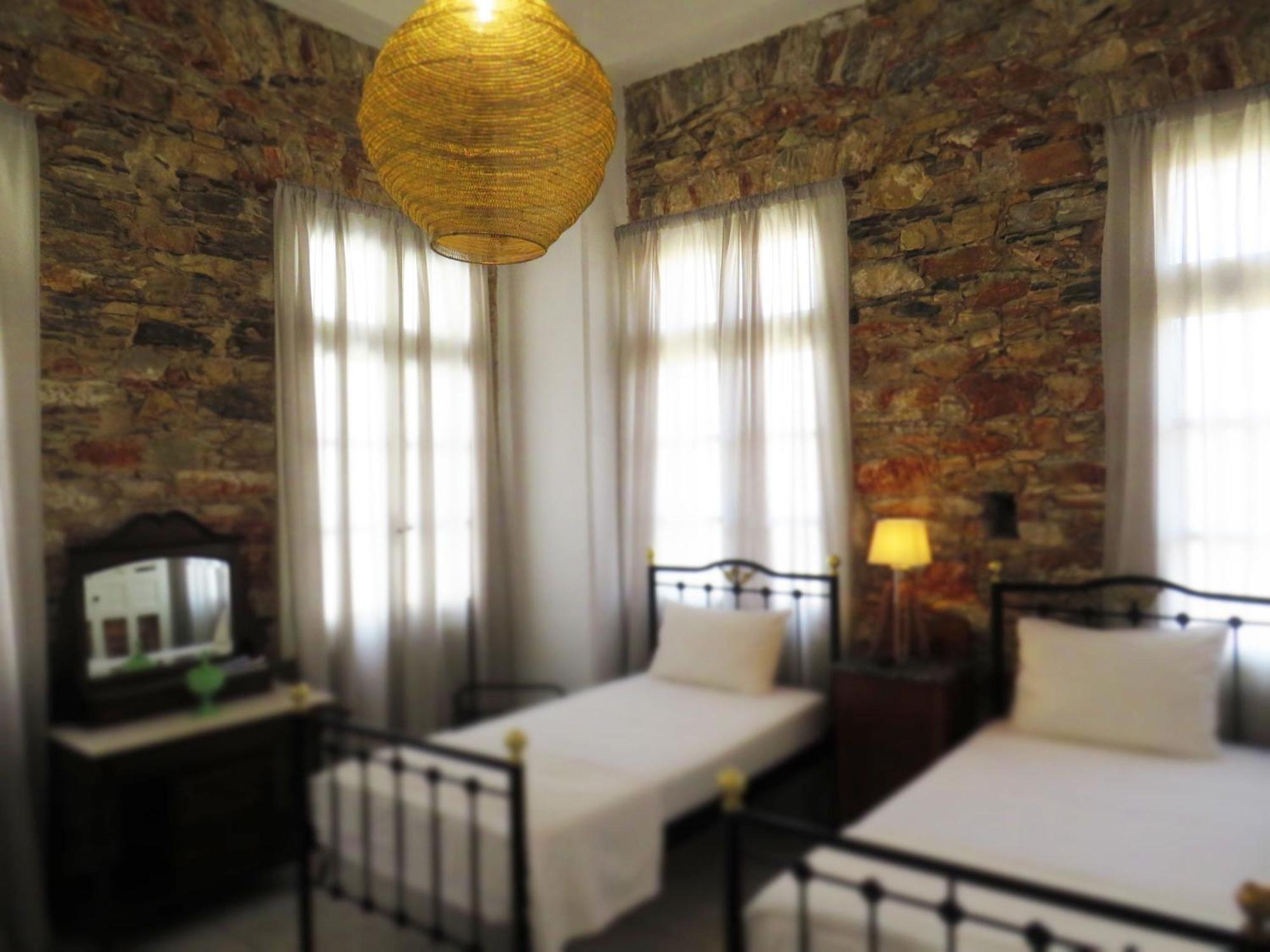 Axilleion Boutique Hotel Ermoupoli Ngoại thất bức ảnh