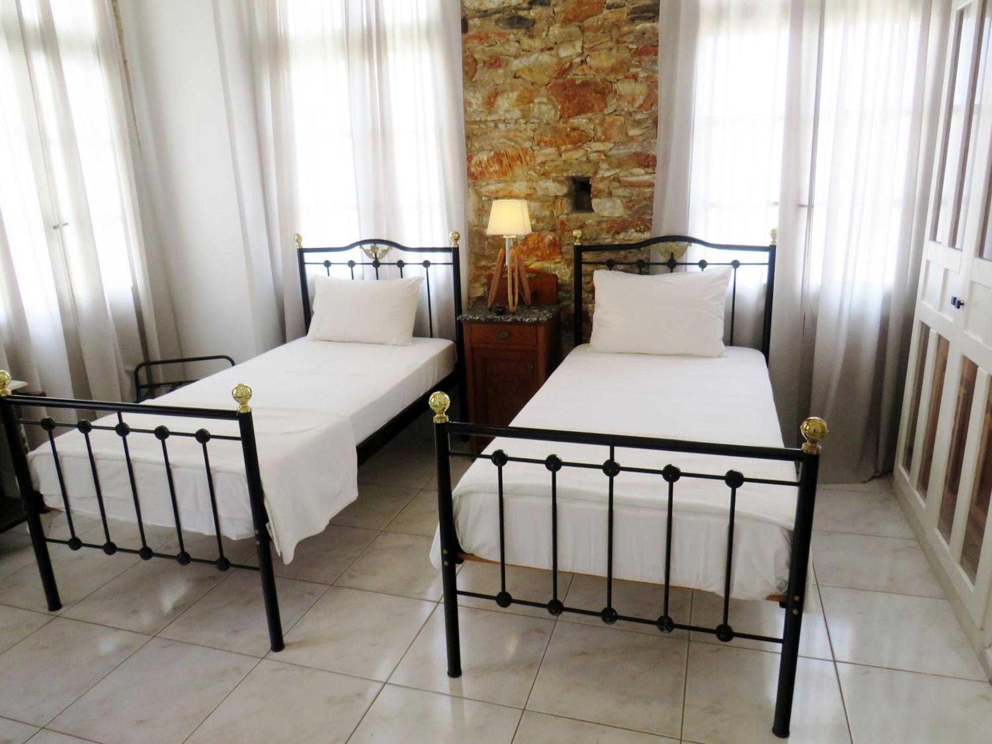 Axilleion Boutique Hotel Ermoupoli Ngoại thất bức ảnh