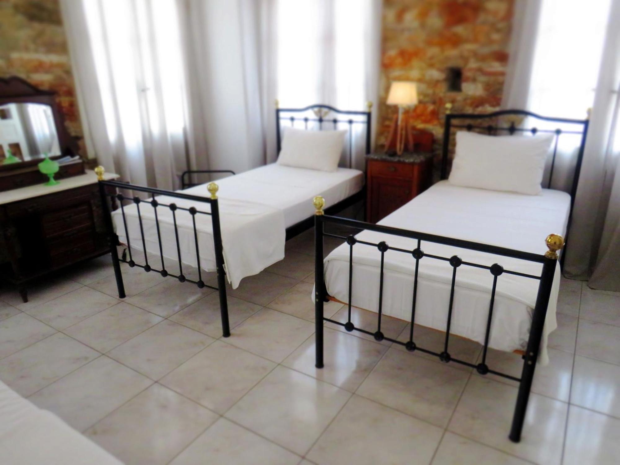 Axilleion Boutique Hotel Ermoupoli Ngoại thất bức ảnh