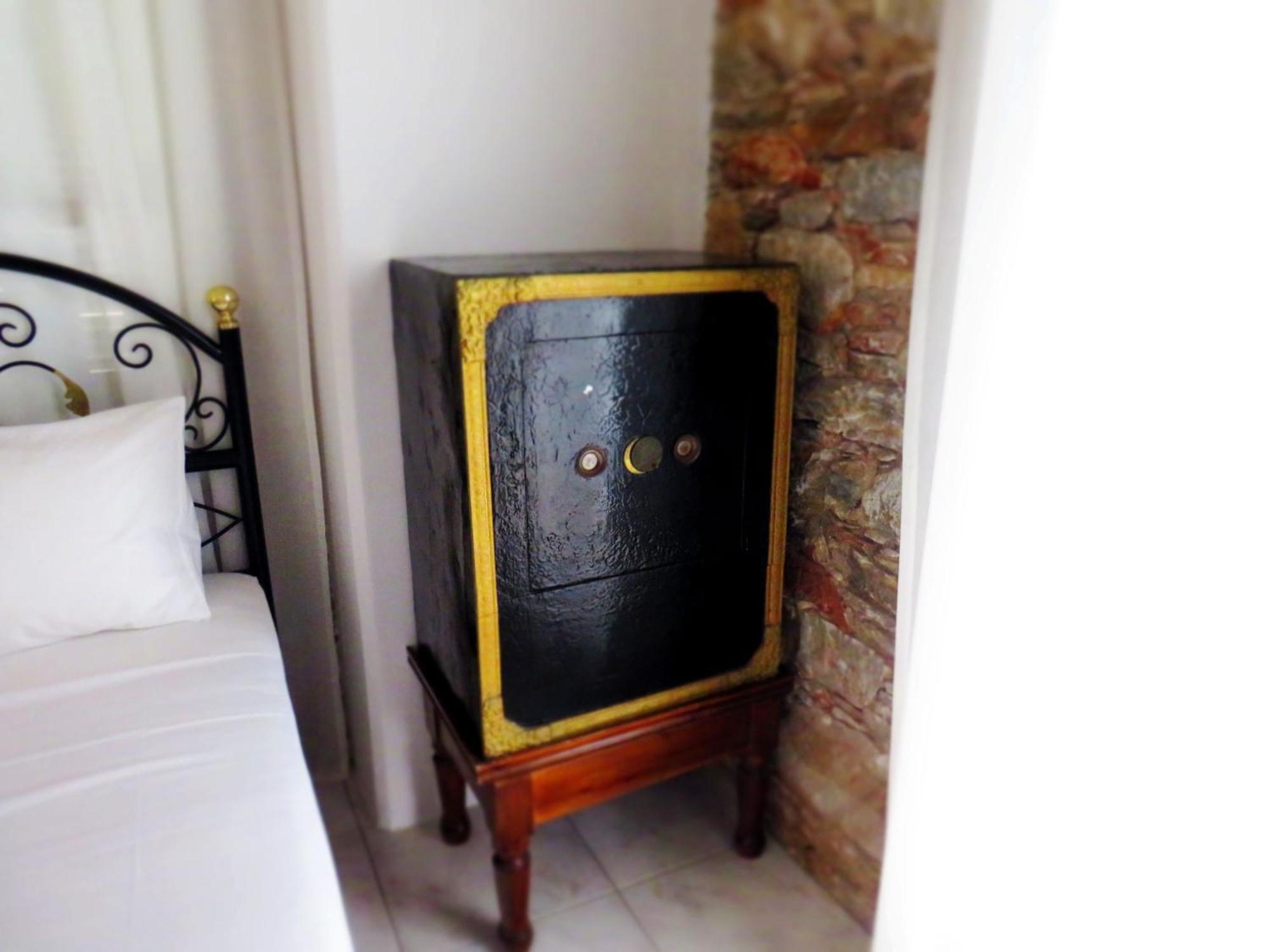 Axilleion Boutique Hotel Ermoupoli Ngoại thất bức ảnh